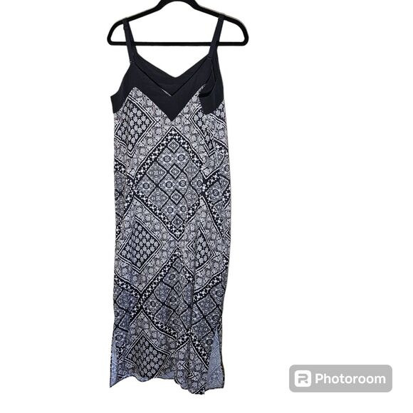 Athleta Dresses & Skirts - Athleta Black and White Bandana Print Midi Dress- Medium